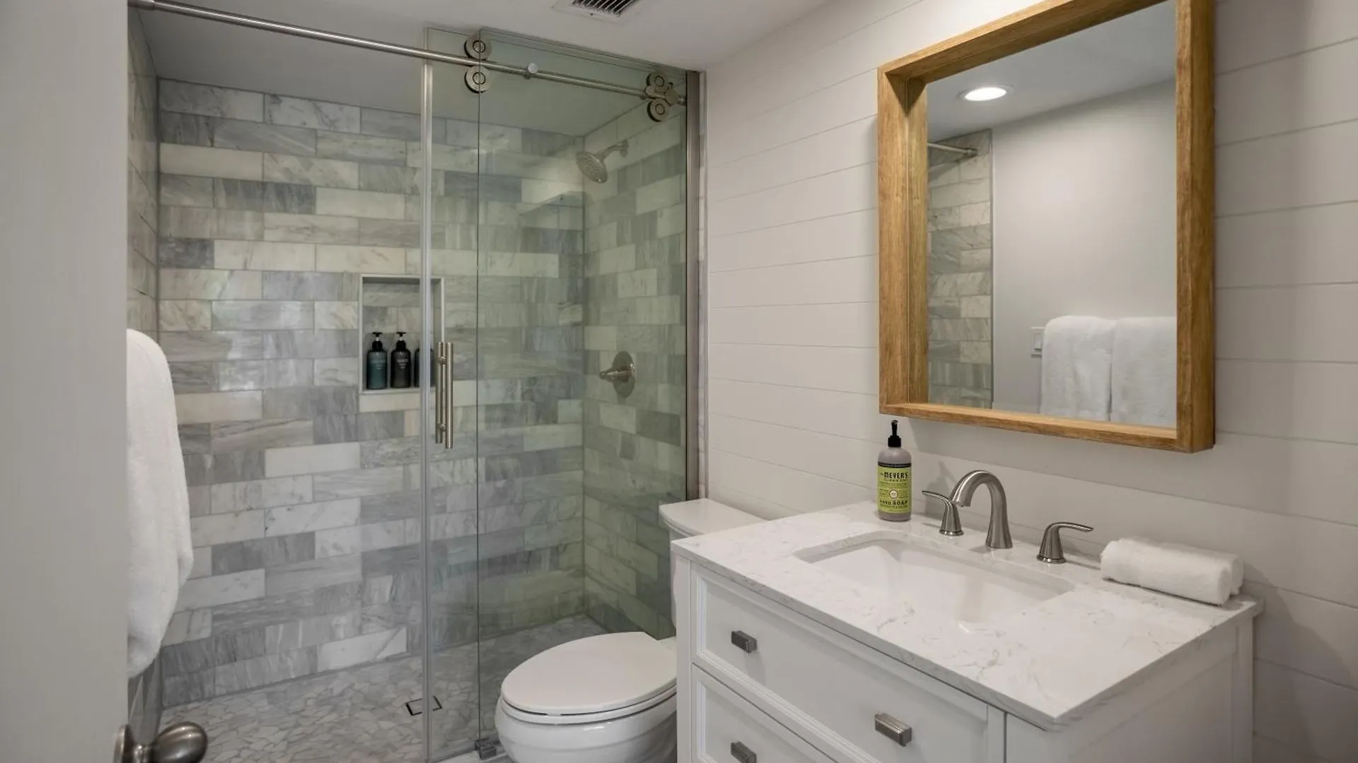 Renovated & Walkable To Beaches, Shops & Dining! Wailea