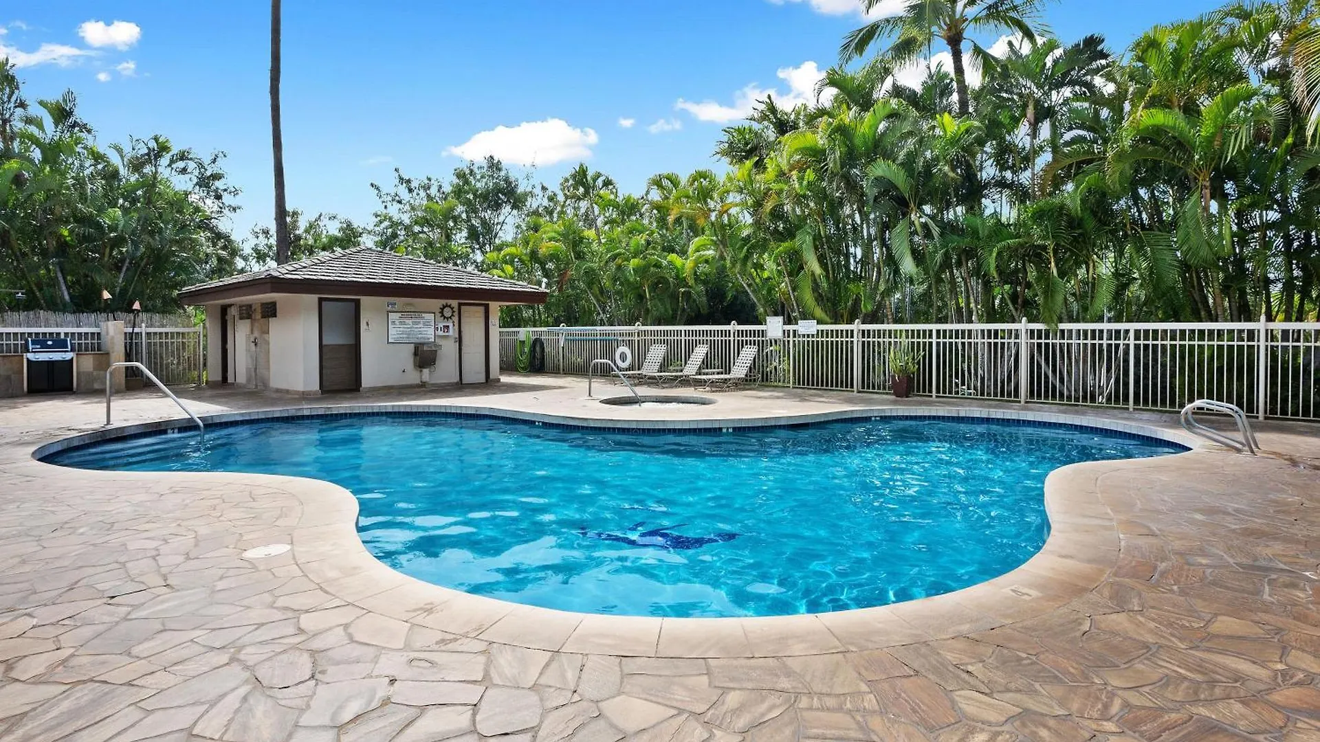 Aparthotel Renovated & Walkable To Beaches, Shops & Dining! Wailea