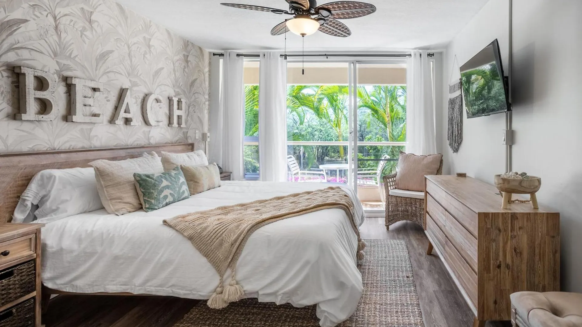 Renovated & Walkable To Beaches, Shops & Dining! Wailea